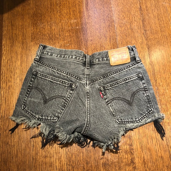 Levi’s cut offs - Picture 2 of 2